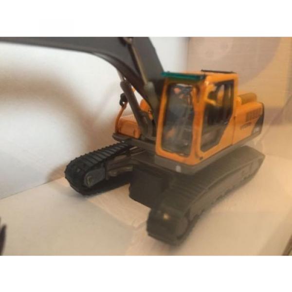 Oxford Cararama EC240B Volvo Tracked Excavator 1:87 Scale #5 image