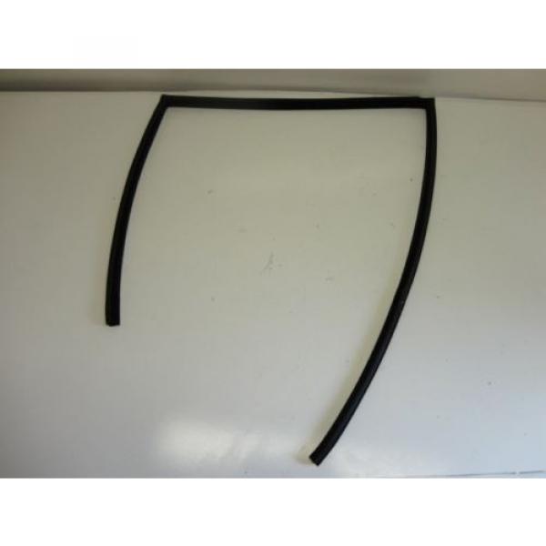 Volvo 940 Rear Left Door Glass Rubber Seal Track Window Trim Felt #1 image