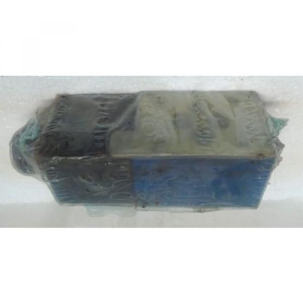 4WE6D62/EW230N9K4  BOSCH REXROTH R983030848  DIRECTIONAL CONTROL SOLENOID VALVE #1 image