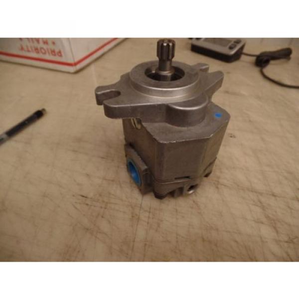 GENUINE BOSCH REXROTH SR12S37EK15R125 HYDRAULIC PUMP, 9-SPLINE, 05118, N.O.S #1 image