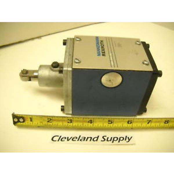 MANNESMANN REXROTH 4WMR10D31 SPOOL TYPE LIMIT VALVE NEW CONDITION NO BOX #1 image